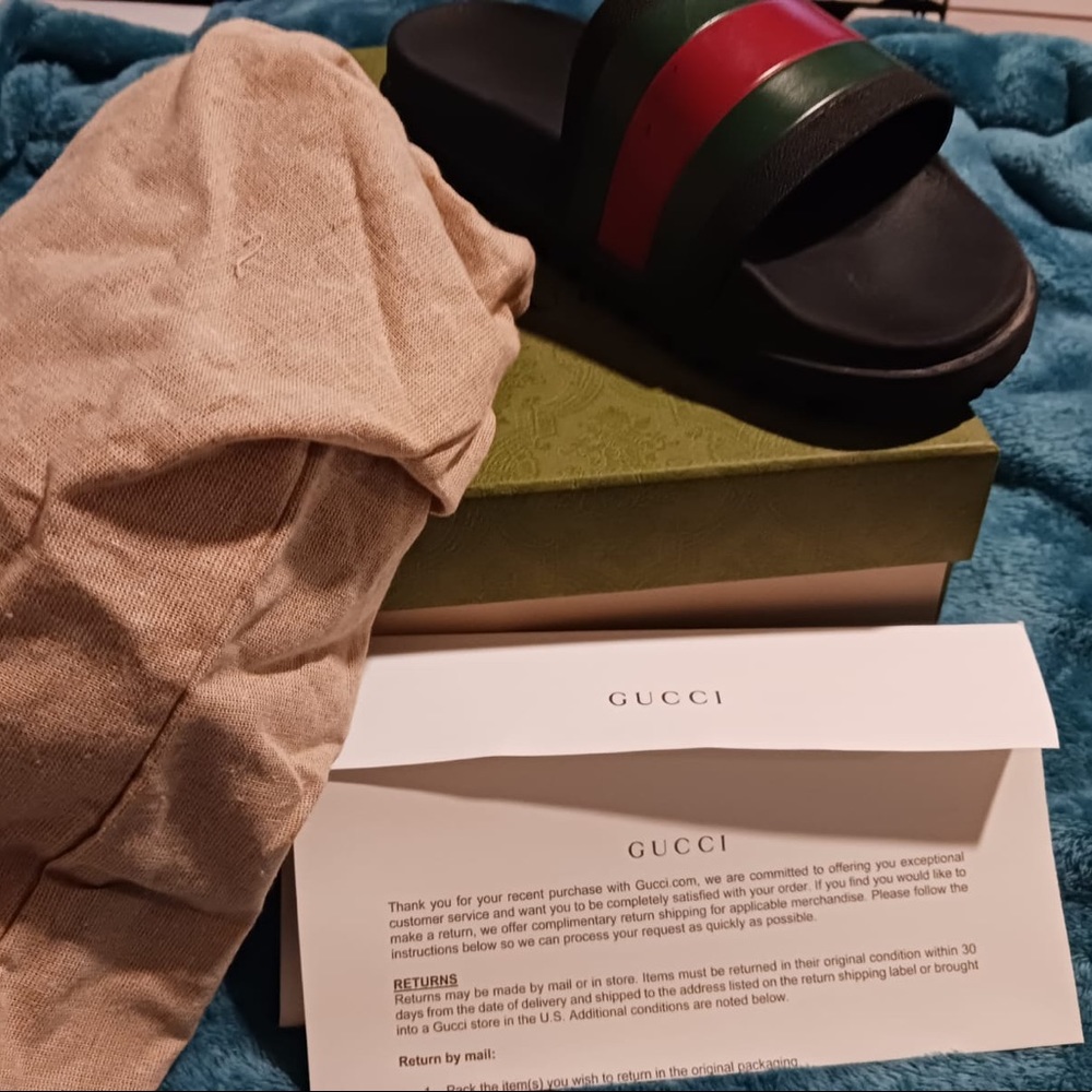 Mens GUCCI sandals new authentic